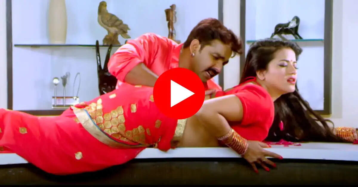 Bhojpuri dance Video : रेड कलर की साड़ी में मोनलिसा ने हिलाया भारी फिगर, देख पवन सिंह हुआ बेकाबू