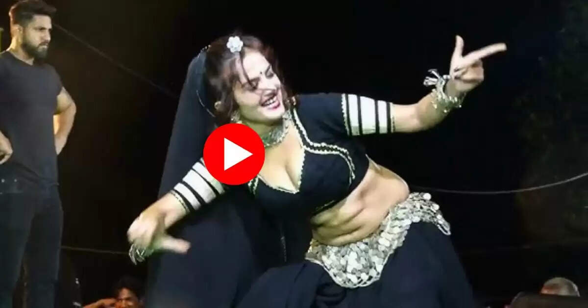Komal Rangili Dance Video : माधुरी दीक्षित के गाने पर कोमल रंगीली ने किया बवाल डांस