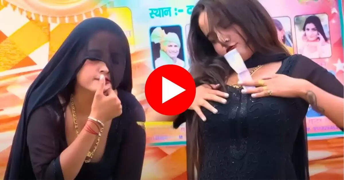 Sunita Baby Stage Dance : सुनीता बेबी ने स्टेज पर दिखाई ऐसी अदा, लोग हो गए फिदा