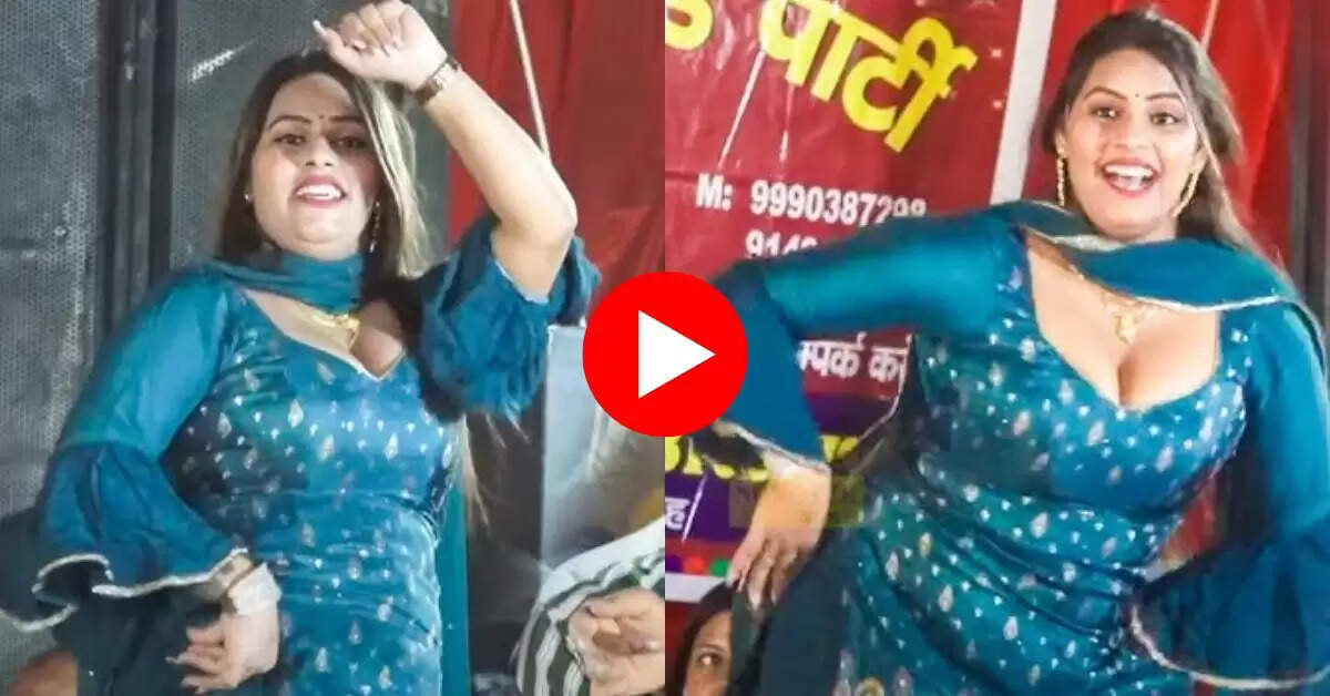 Dolly Sharma ने स्टेज पर लचकाई हैवी कमर, लोग ने फिर की डांस की फरमाइश