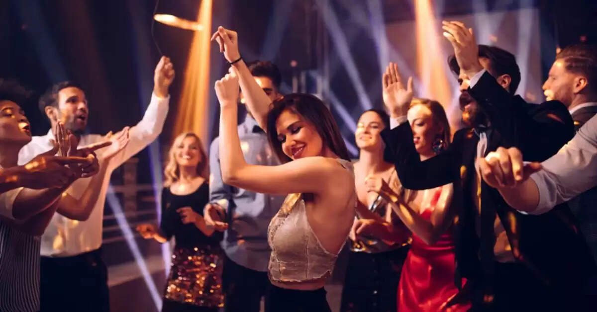 Delhi Nightlife: ये हैं दिल्ली के बेस्ट नाइट क्लब, 10 बजे बाद रंगीन हो जाता है माहौल, सिर्फ 500 रुपये में पूरी रात करिए एंजॉय