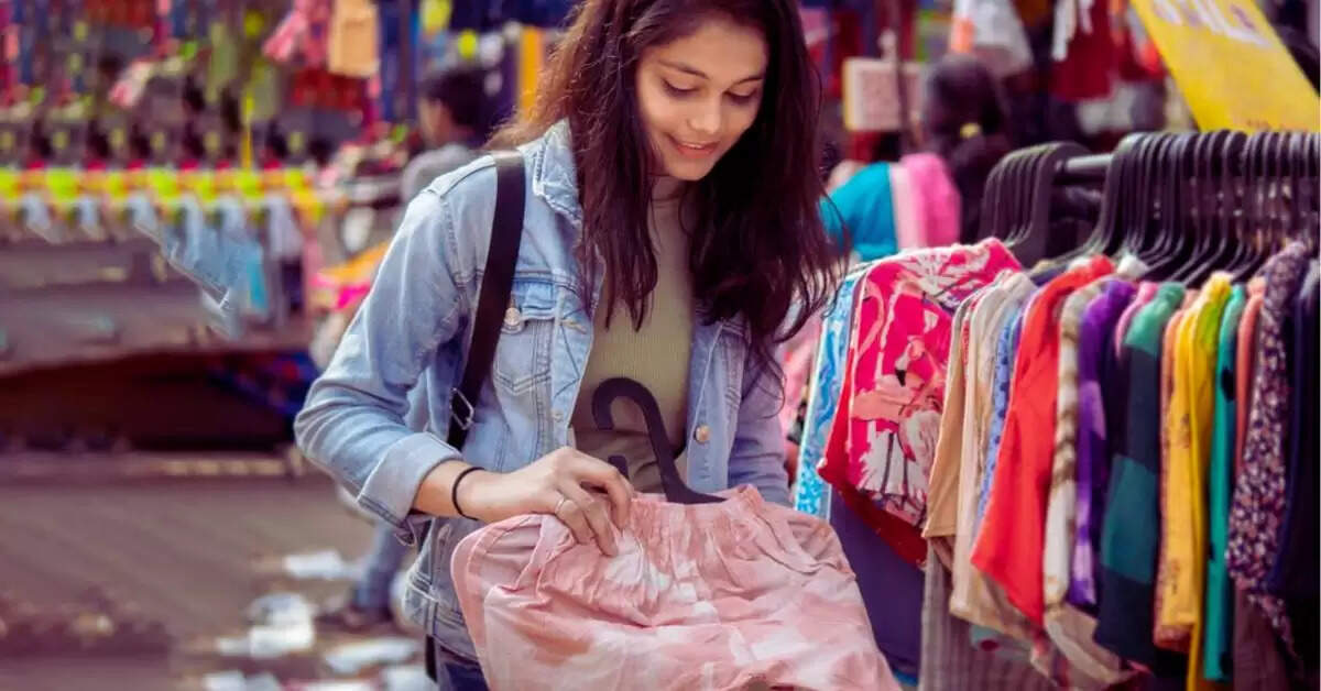 Delhi Cheapest Clothes Market : ये हैं दिल्ली की 5 सबसे सस्ती मार्केट, आधे से आधे रेट में मिलते हैं ब्रांडेड कपड़े